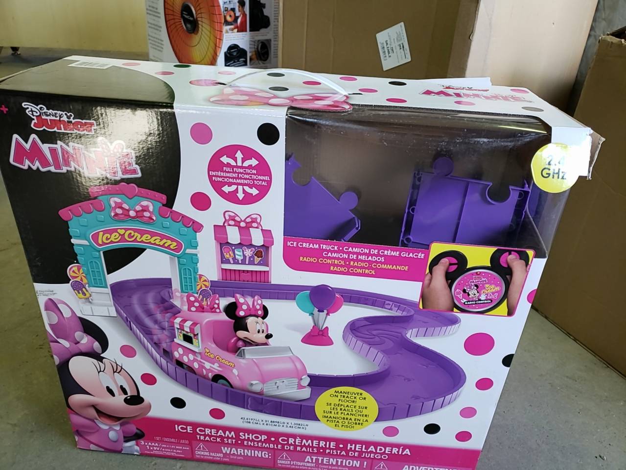 minnie mouse ice cream shop track set