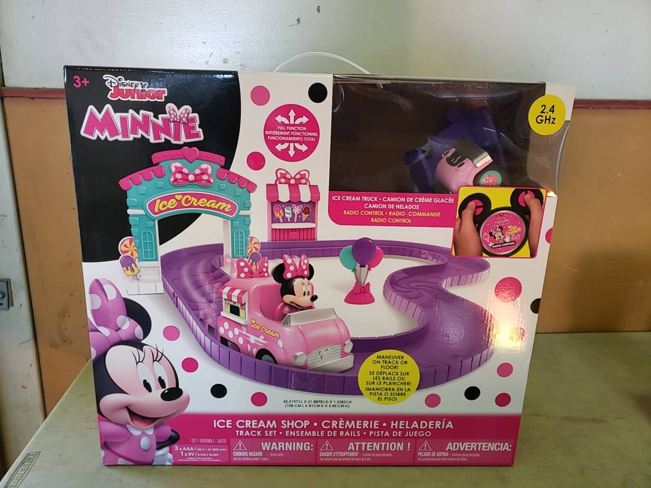 minnie ice cream shop track set