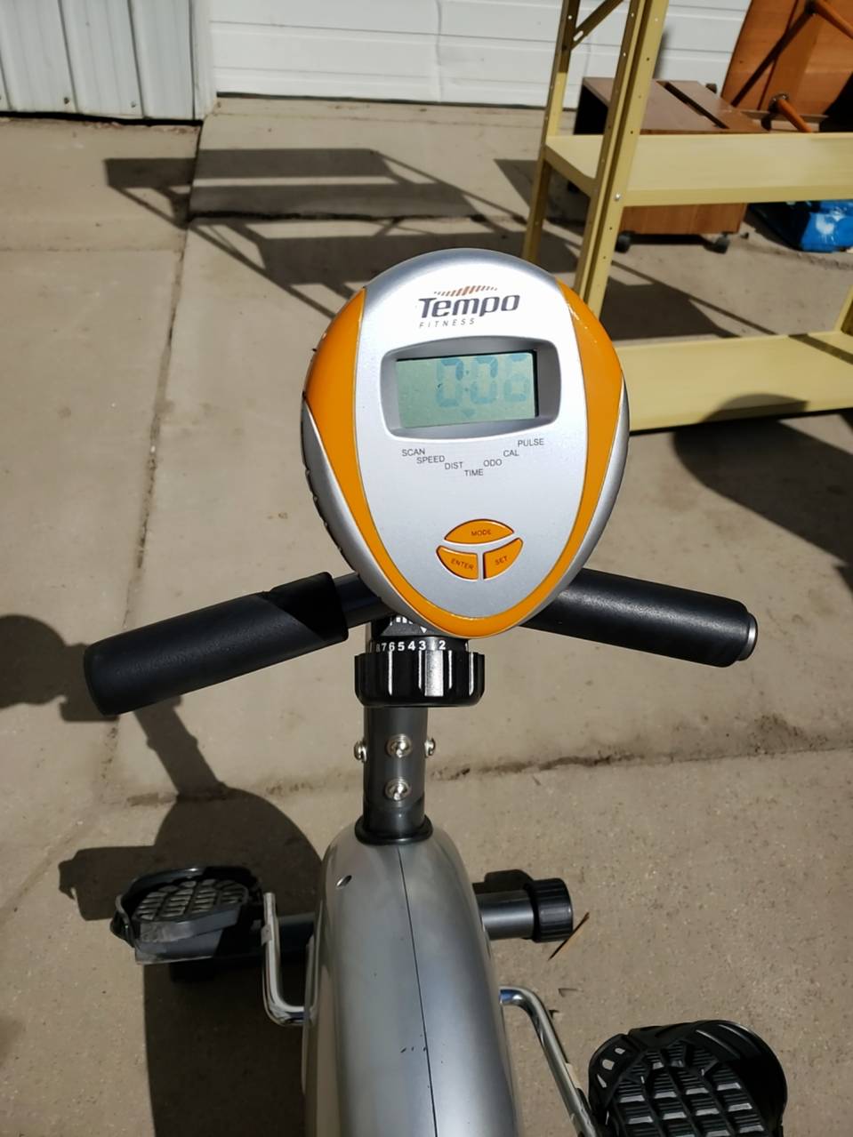 Tempo fitness recumbent bike hot sale