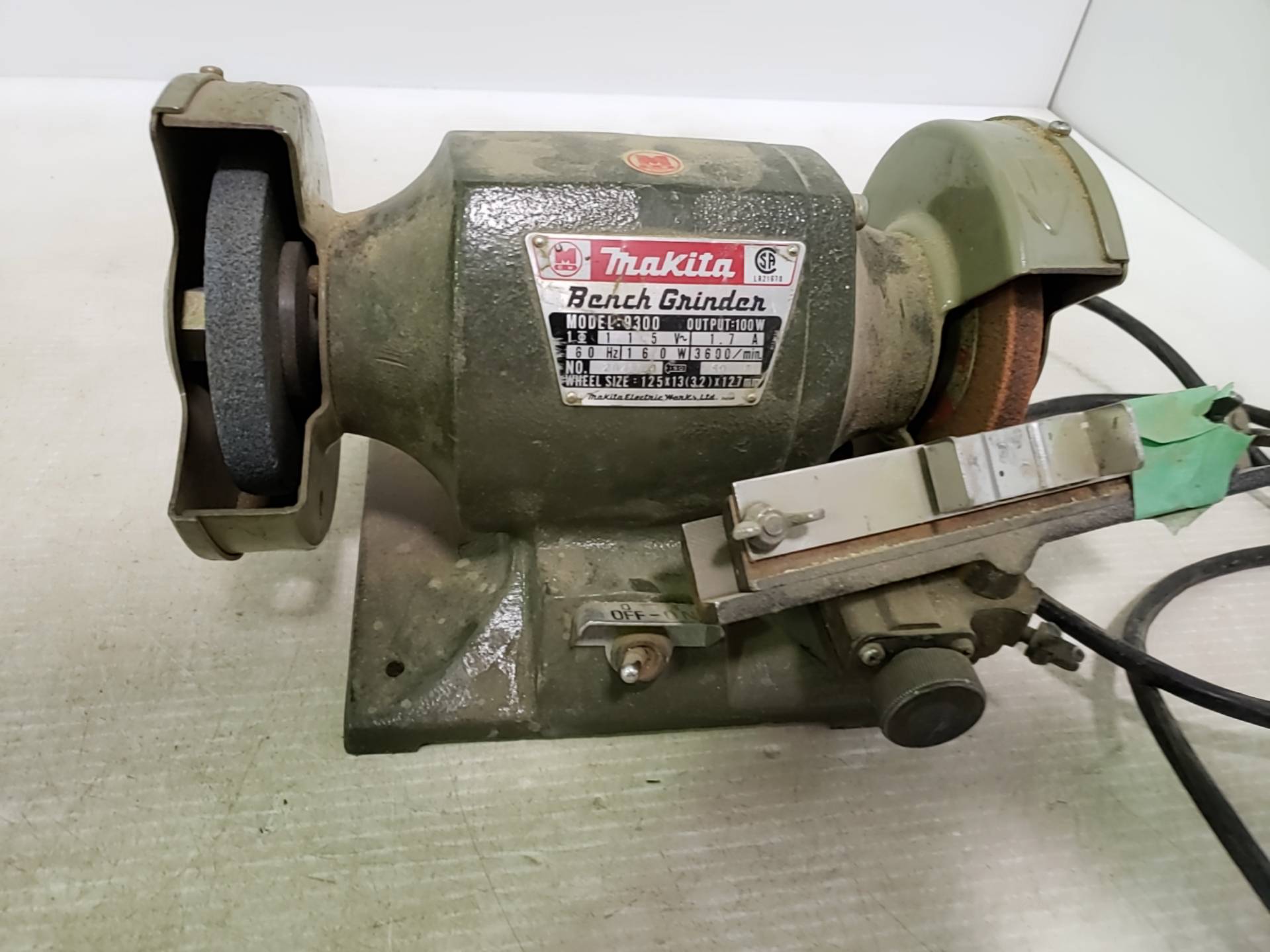 Makita 9300 deals bench grinder