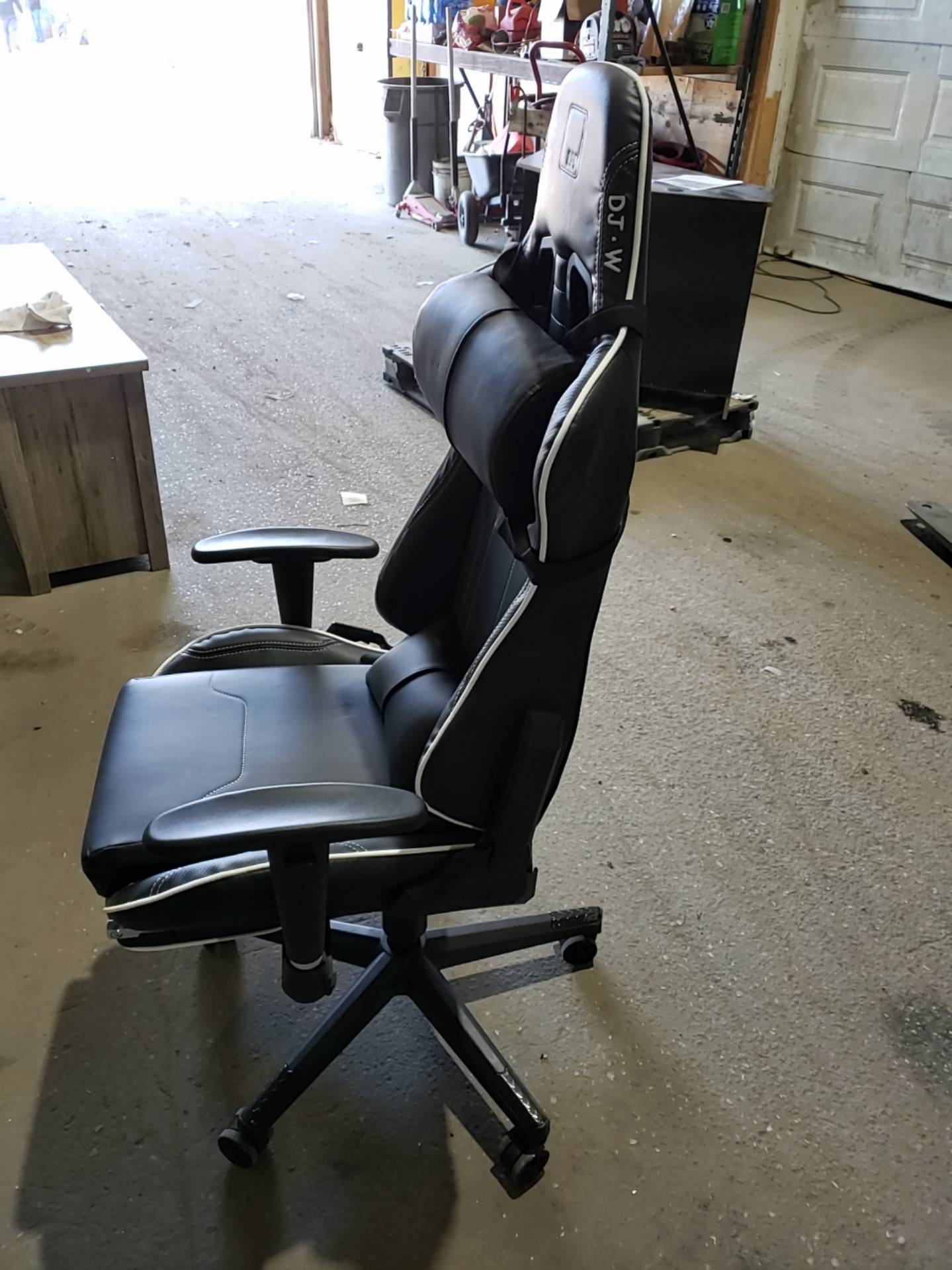 Dj w chair store